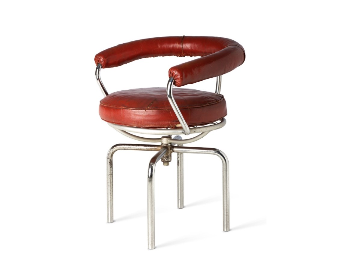 B302 Swivel Chair: A Testament to Innovation and Collaboration